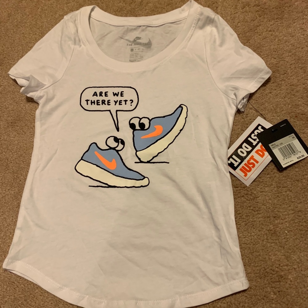 NWT NIKE xs girls tee